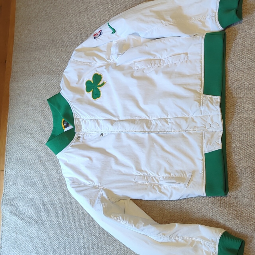 NIKE BOSTON CELTICS NBA CITY EDITION 2018-19 court side collection jacket size M